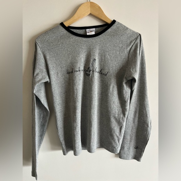 Hard Rock Cafe Cleveland NWT Longsleeve shirt - Picture 1 of 7